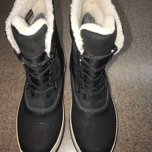 helly hansen framheim snow boots